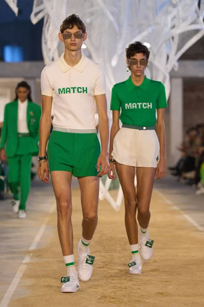 Look 30